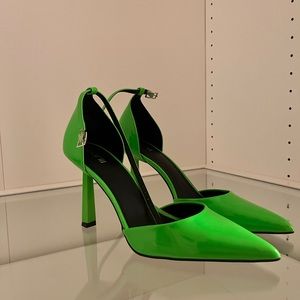 Green Strap pointed toe heels